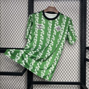 Real Betis 2024/25 Trainingstrikot vor dem Wettkampf